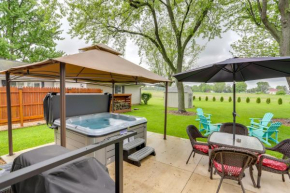 Port Clinton Home Hot Tub, Steps to Portage River
